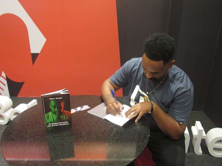 Dereck Carvalho no espa&ccedil;o Open Mic.